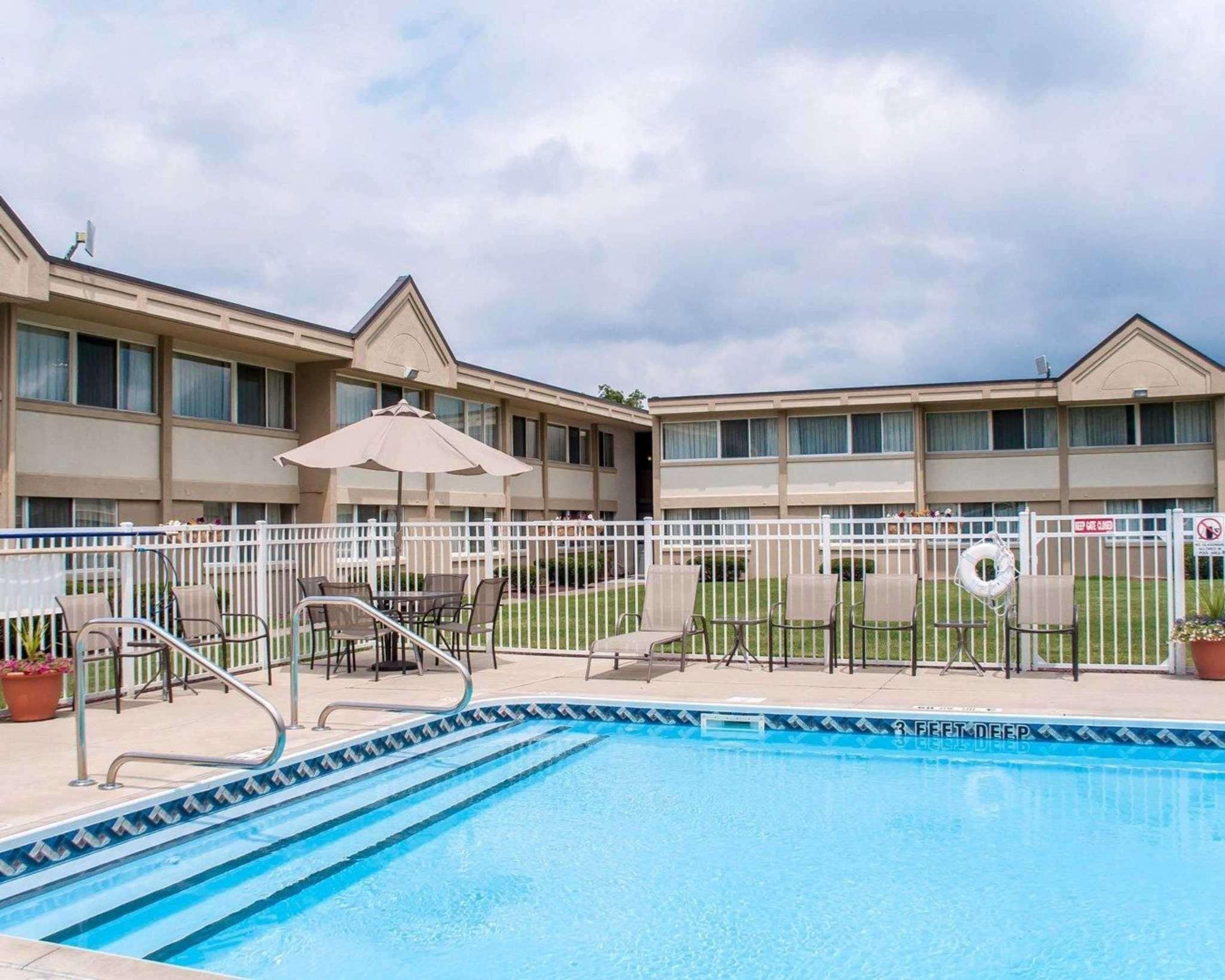 Quality Inn & Suites Vestal Binghamton Near University Exterior foto